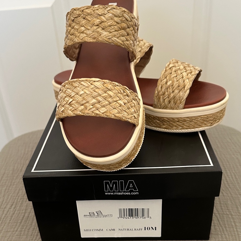 MIA Women's Tan Raffia Platform Sandals